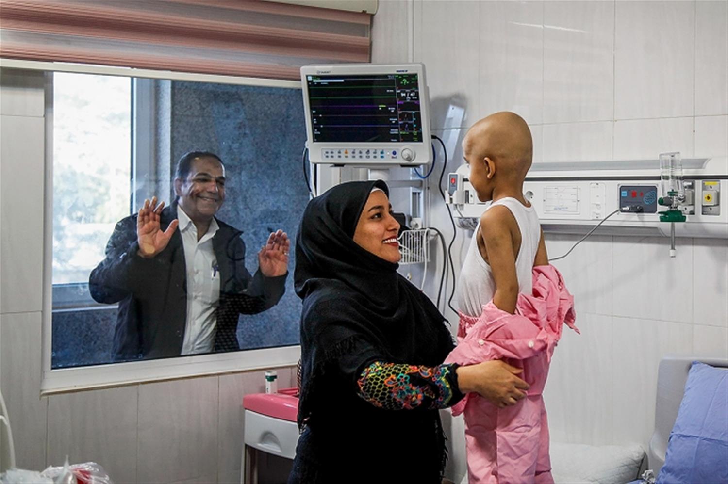 عکس رهایی از سرطان از علی محمدی